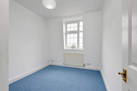 2 bedroom flat for sale, Sidmouth Parade, London NW2