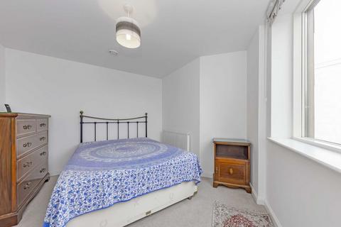 3 bedroom flat for sale, Banister Road, London W10