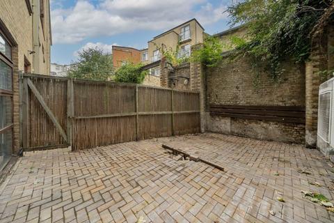 2 bedroom flat for sale, New Crescent Yard, London NW10