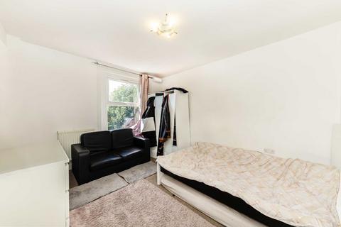 2 bedroom flat for sale, Mortimer Road, London NW10