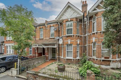 4 bedroom flat for sale, Furness Road, London NW10