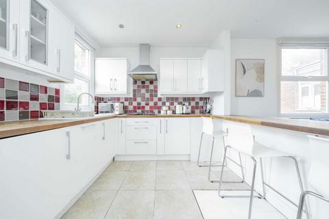 4 bedroom flat for sale, Furness Road, London NW10