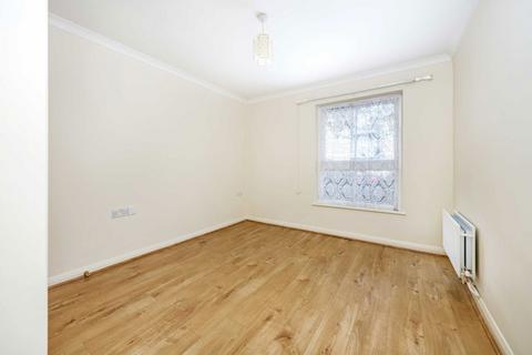 1 bedroom flat for sale, Jubilee Close, London NW10