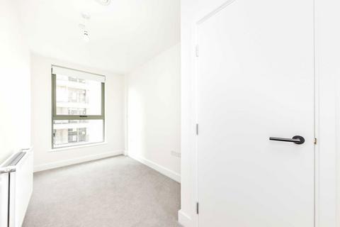 2 bedroom flat to rent, Green Street, London NW10