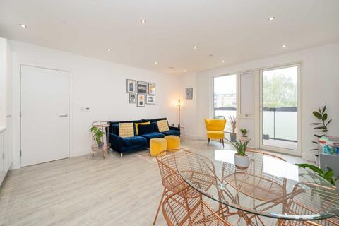 1 bedroom flat for sale, Knatchbull Road, London NW10