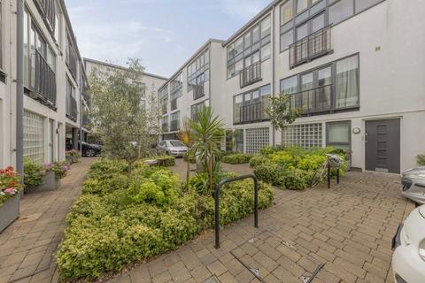 3 bedroom house for sale, Artisan Mews, London NW10