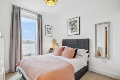 2 bedroom flat for sale, Banister Road, London W10