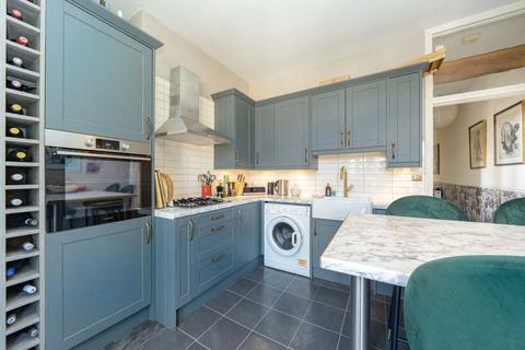 2 bedroom flat for sale, St. Marys Road, London NW10