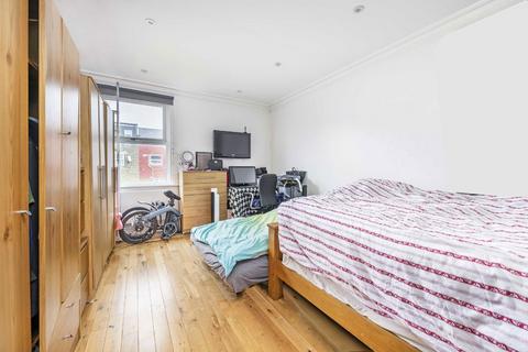 2 bedroom flat for sale, Wendover Road, London NW10