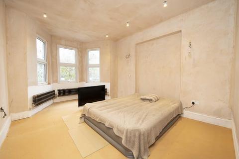 5 bedroom house for sale, Springwell Avenue, London NW10