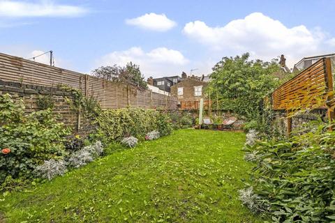 2 bedroom flat for sale, Wendover Road, London NW10