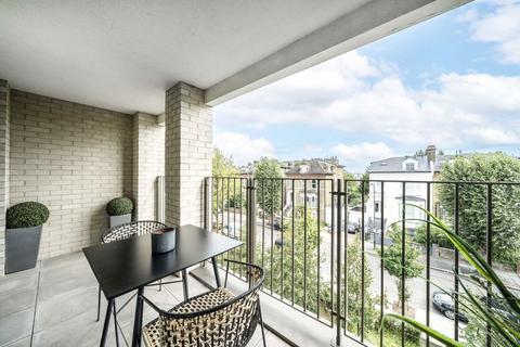 4 bedroom flat for sale, The Avenue, London NW6