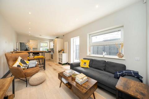 2 bedroom flat for sale, Brondesbury Park, London NW2