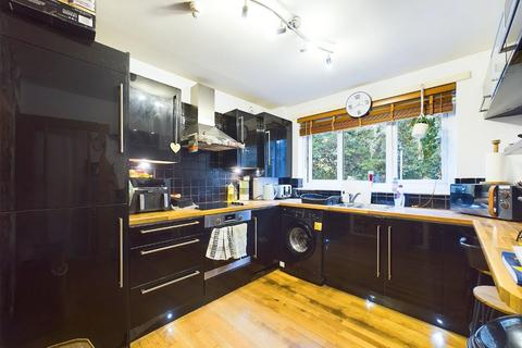 2 bedroom apartment for sale, Baildon Wood Court, Baildon, Shipley