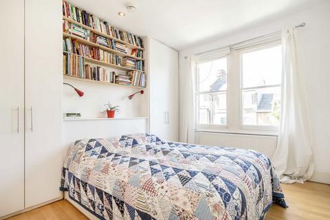 3 bedroom flat for sale, Lupton Street, London NW5