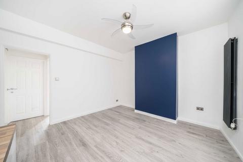 1 bedroom flat for sale, St. Leonards Square, London NW5