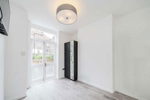 1 bedroom flat for sale, St. Leonards Square, London NW5