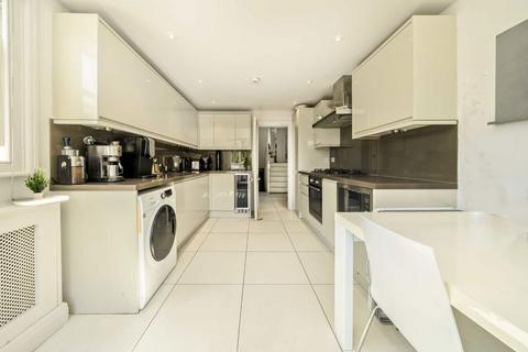 4 bedroom flat for sale, Lady Margaret Road, London NW5