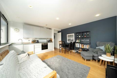 2 bedroom flat for sale, Grafton Road, London NW5