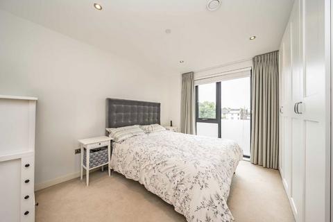 2 bedroom flat for sale, Centric Close, London NW1