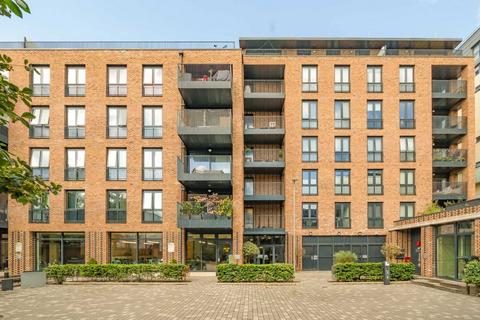 2 bedroom flat for sale, Centric Close, London NW1