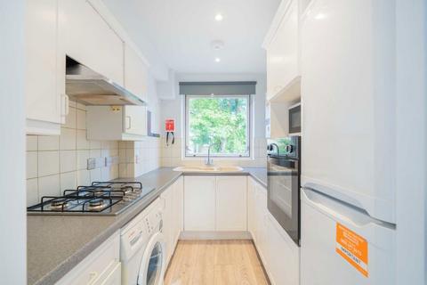 3 bedroom house to rent, Murray Mews, London NW1