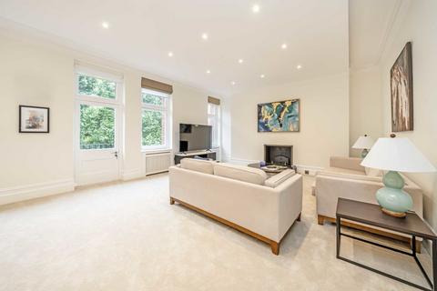 4 bedroom flat to rent, Iverna Court, London W8