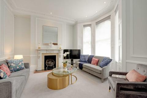 3 bedroom flat to rent, Observatory Gardens, London W8