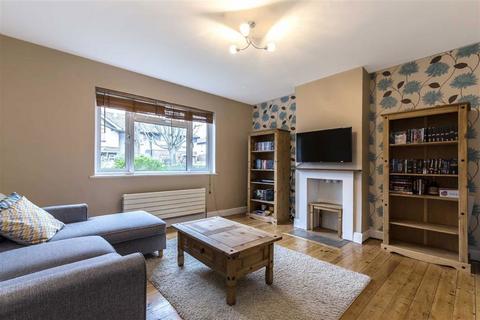 3 bedroom house to rent, Chaucer Avenue, Richmond TW9