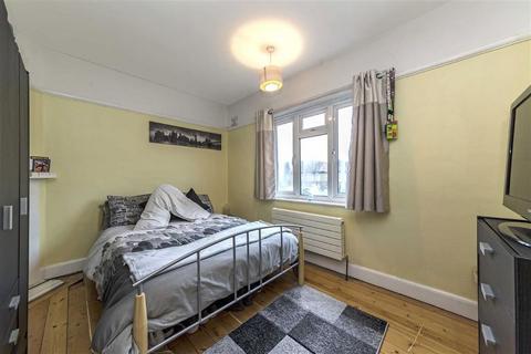 3 bedroom house to rent, Chaucer Avenue, Richmond TW9