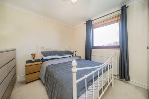 1 bedroom flat for sale, Galsworthy Road, Kingston Upon Thames KT2