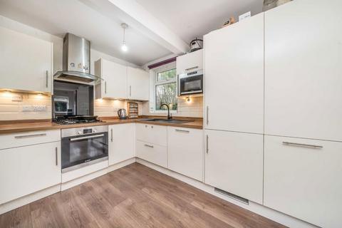 2 bedroom maisonette for sale, Hawks Road, Kingston Upon Thames KT1