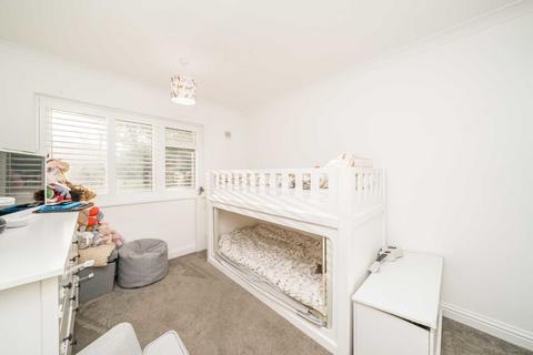 2 bedroom flat for sale, Queens Road, Kingston Upon Thames KT2