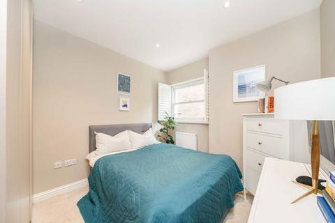 1 bedroom flat for sale, Lime Grove, New Malden KT3