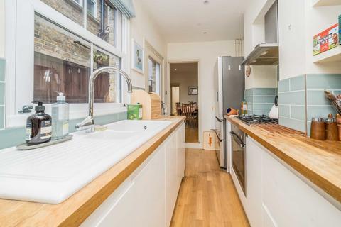 2 bedroom house for sale, Avenue Road, Kingston Upon Thames KT1