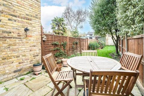 55 Avenue Road, Kingston Upon Thames, KT1 2RD
