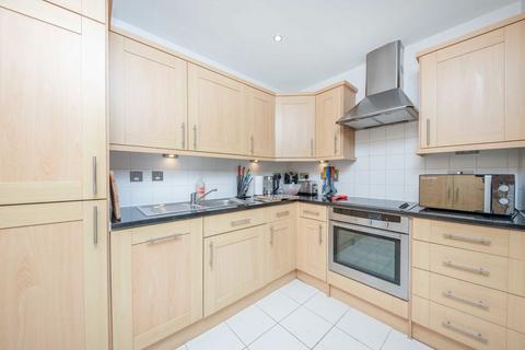 1 bedroom flat for sale, London Road, Kingston Upon Thames KT2