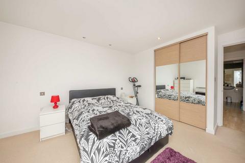 1 bedroom flat for sale, London Road, Kingston Upon Thames KT2