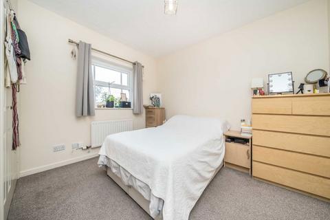 2 bedroom flat for sale, Wittering Close, Kingston Upon Thames KT2