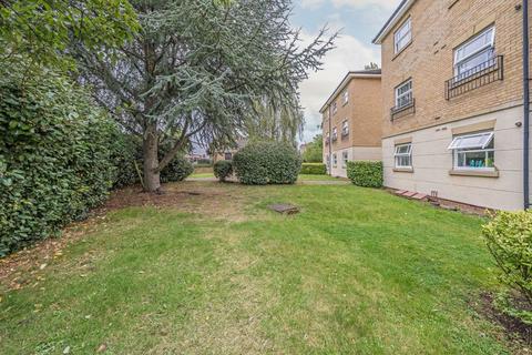 6 Wittering Close, Kingston Upon Thames, KT2 5GA
