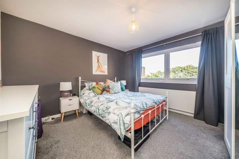 2 bedroom flat for sale, Gloucester Road, Kingston Upon Thames KT1