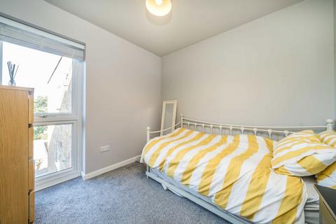 2 bedroom flat for sale, Gloucester Road, Kingston Upon Thames KT1