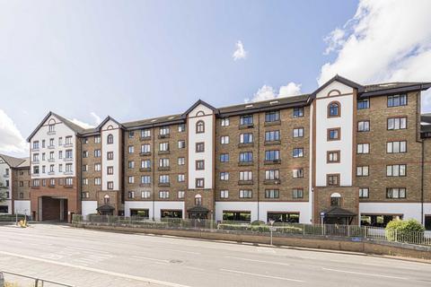 2 bedroom flat for sale, Sopwith Way, Kingston Upon Thames KT2