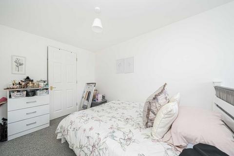 2 bedroom flat for sale, Sopwith Way, Kingston Upon Thames KT2