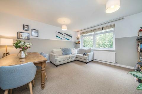 2 bedroom flat for sale, Westbury Road, New Malden KT3