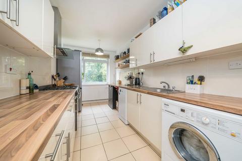 2 bedroom flat for sale, Westbury Road, New Malden KT3