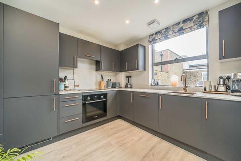 1 bedroom flat for sale, Bishops Hall, Kingston Upon Thames KT1