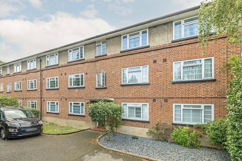 2 bedroom flat for sale, Wilmer Crescent, Kingston Upon Thames KT2