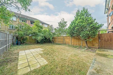 2 bedroom flat for sale, Wilmer Crescent, Kingston Upon Thames KT2