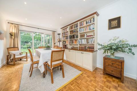 4 bedroom detached house for sale, Cotswold Close, Kingston Upon Thames KT2